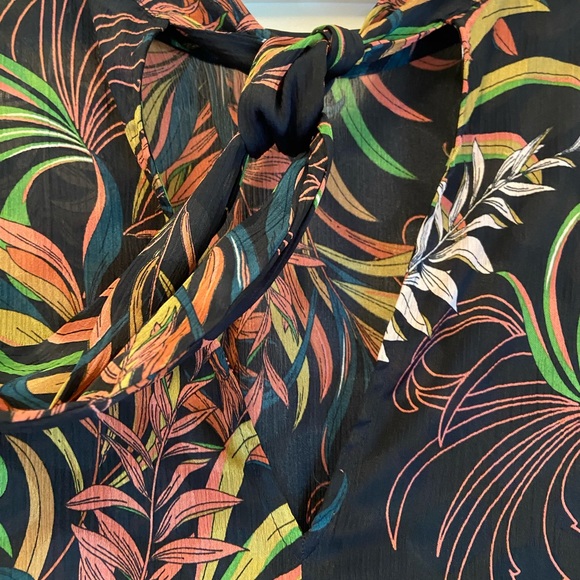 Sisley Black Silk Blouse with Leaf-Print - Picture 8 of 11